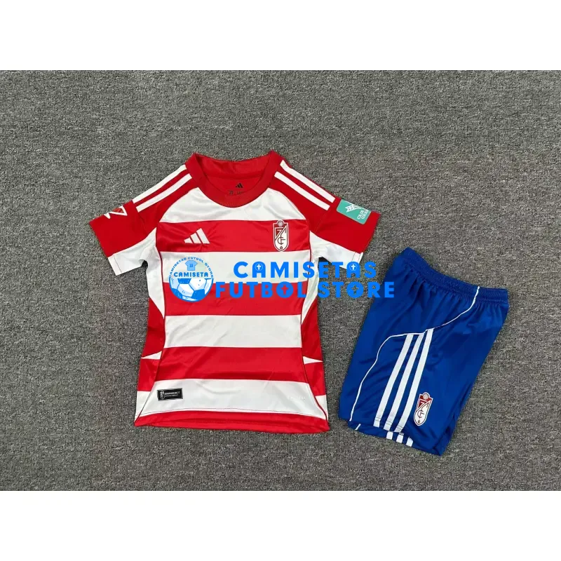 Camiseta Granada 1ª Equipación 2025/2026 Rojo/Blanco Niño Kit con Parche La Liga - Imagen 3